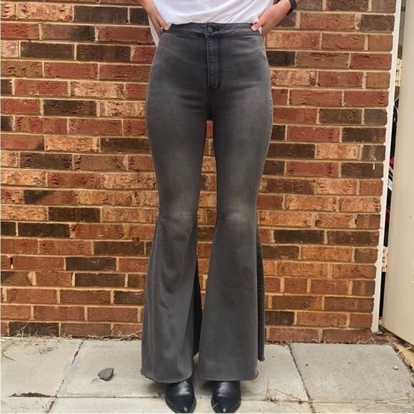 Free People Just Float On Ruffle Flare Jeans Wide Leg Bell Bottoms Gray Size 27 - Picture 6 of 12